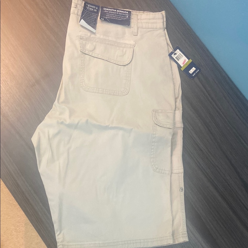 Women’s Bandolino Jeans Tan Cargo Shorts Size 14